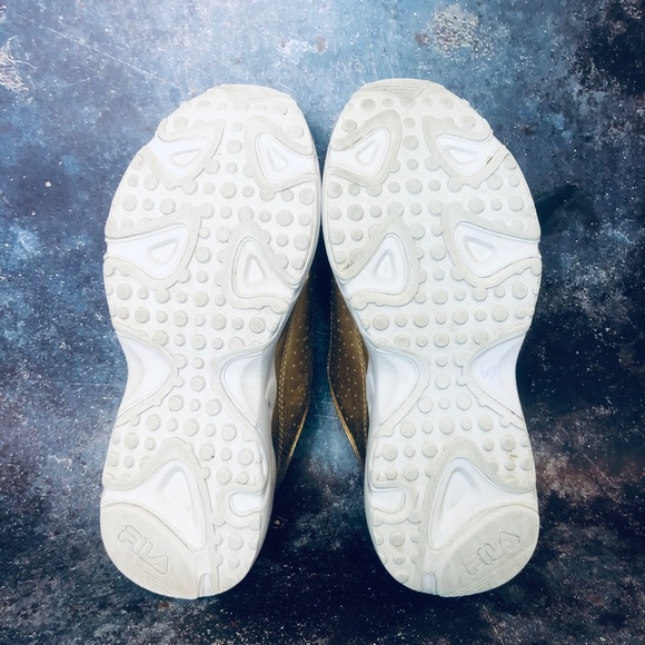 FILA Disruptor 2 Premium Metallic Sneaker - Picture 8 of 8